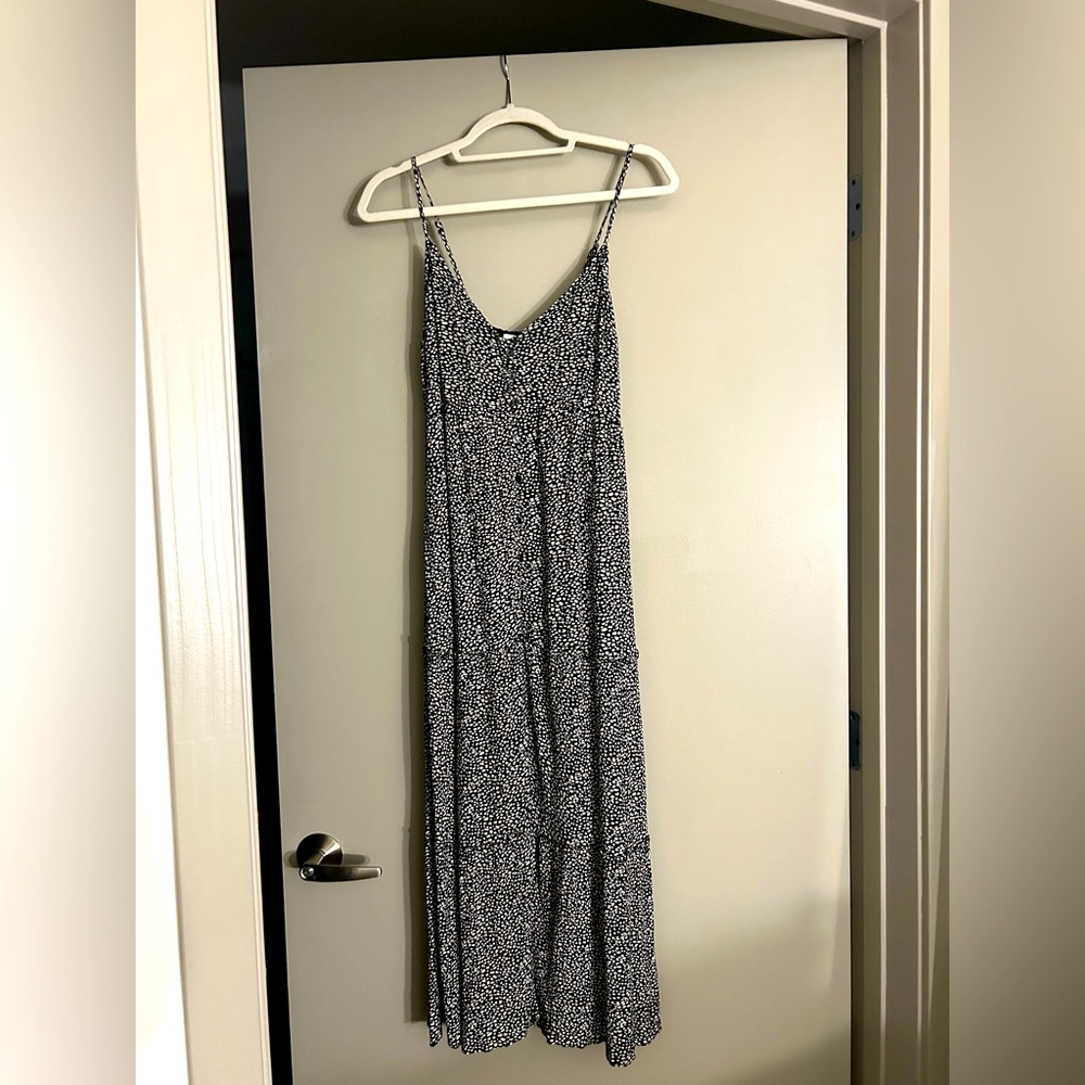 Amercrombie black and white floral midi dress size small tall